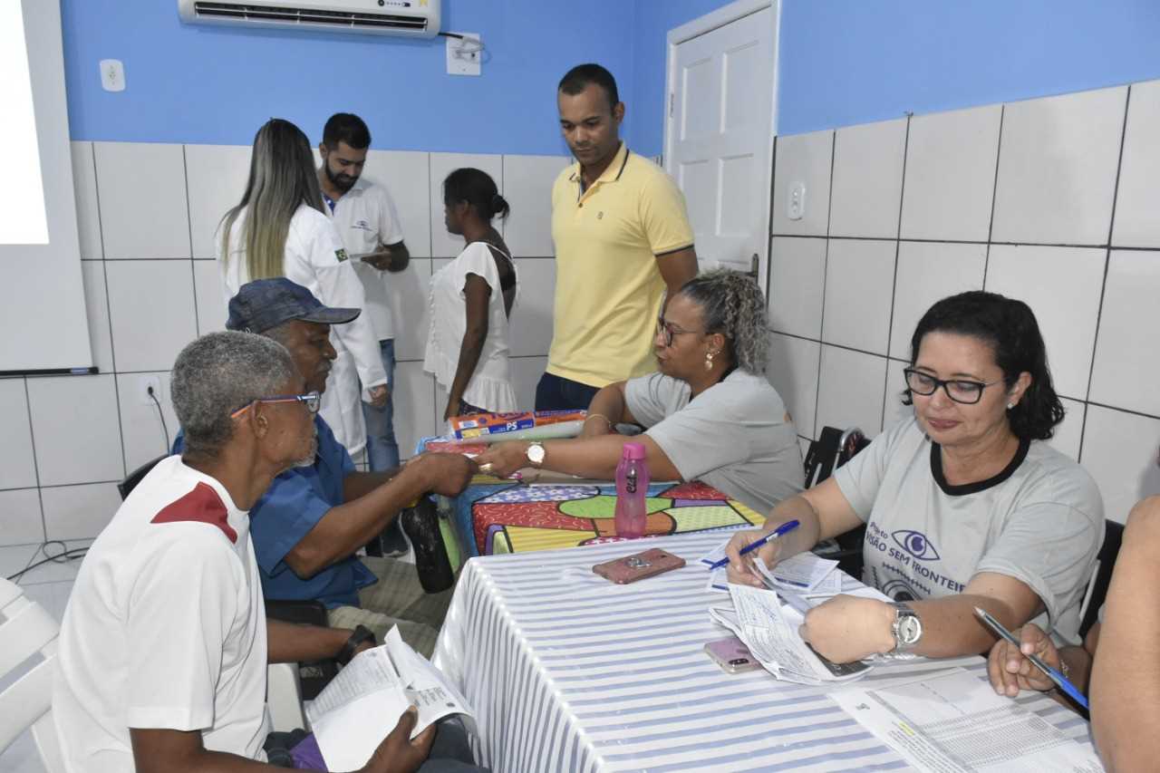 Camacã: Secretaria de Saúde em parceria com o projeto Visão sem Fronteiras atende 800 pessoas